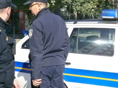 Nesreća u Vrbovi, osoba ležala na kolniku – romobil završio u kanalu