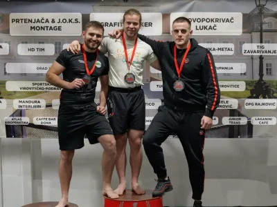 Tin Nožinić s medaljom oko vrata stigao kući