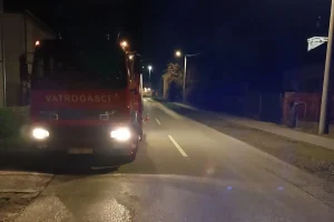 Noćna intervencija vatrogasaca u Oriovcu: gorjele elektroinstalacije u kući