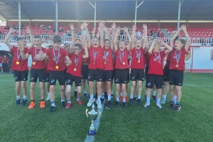 Predsjednik ŽNS-a BPŽ uručio medalje i pehar prvacima Županijske lige limača