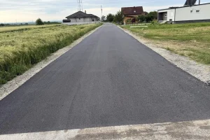 Asfaltirana ulica Valentina Benošića u Sibinju