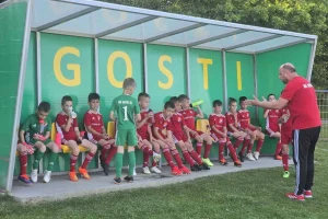 Limači NK Oriolika slave naslov prvaka uz trenera Alena Haringa
