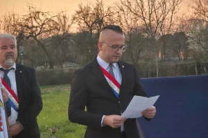 U Slavonskom Kobašu održana večer sjećanja na akademskog slikara Zdravka Ćosića