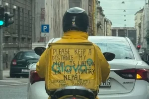 Nepalac na motoru dirnuo Hrvatsku: “Molim vas držite razmak, mama me čeka kući”
